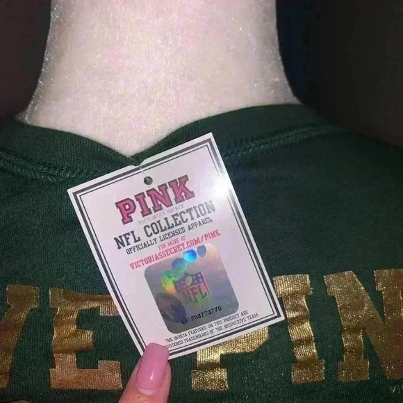 RARE NWT Victoria’s Secret PINK Green Bay Packers long sleeve size small - Picture 8 of 8